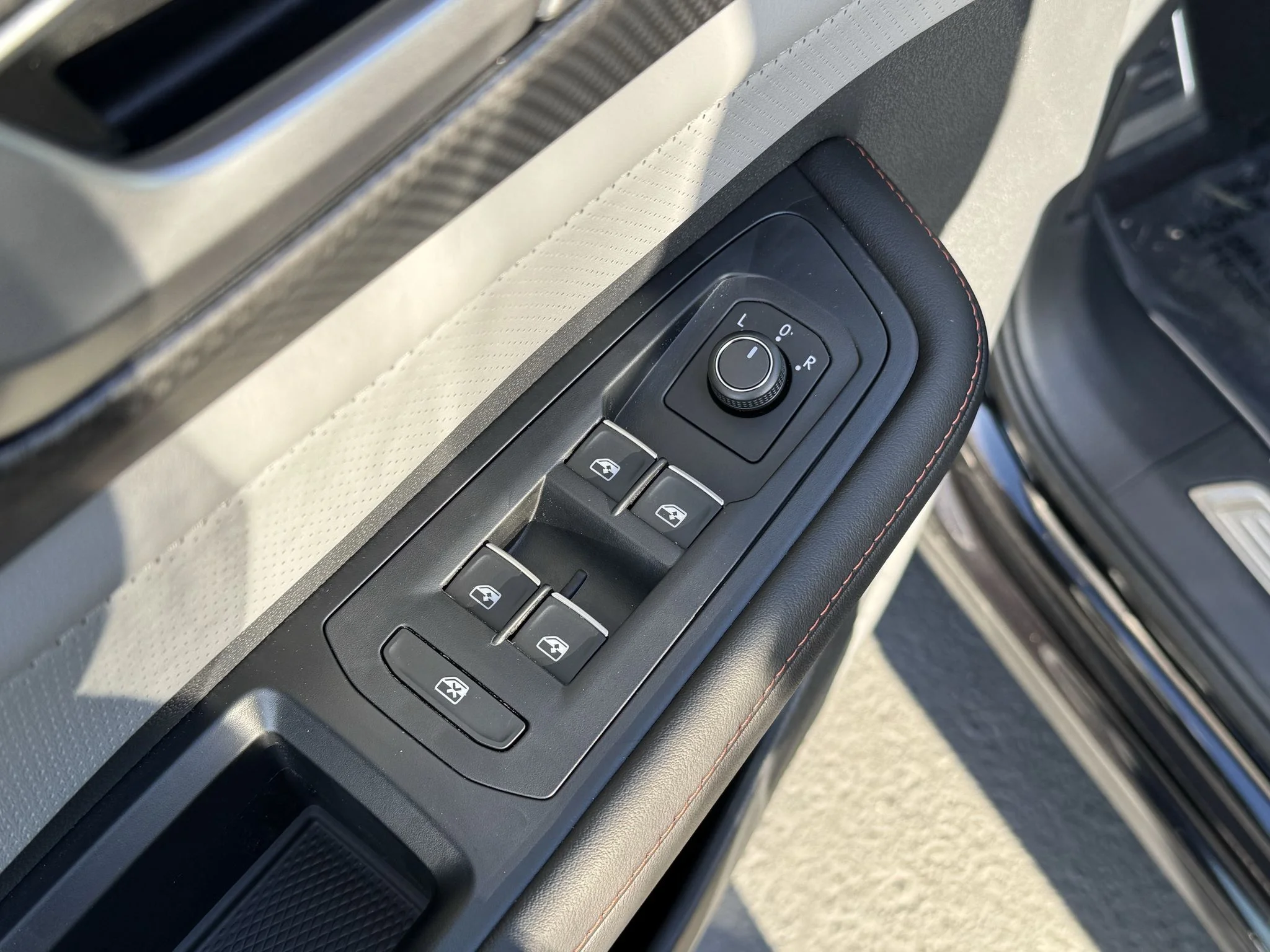 New 2026 Deep Black Pearl Volkswagen 2.0T Peak Edition image 12