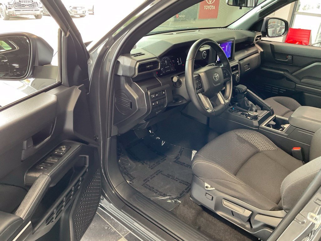 Certified Used 2025  Toyota SR5 image 9
