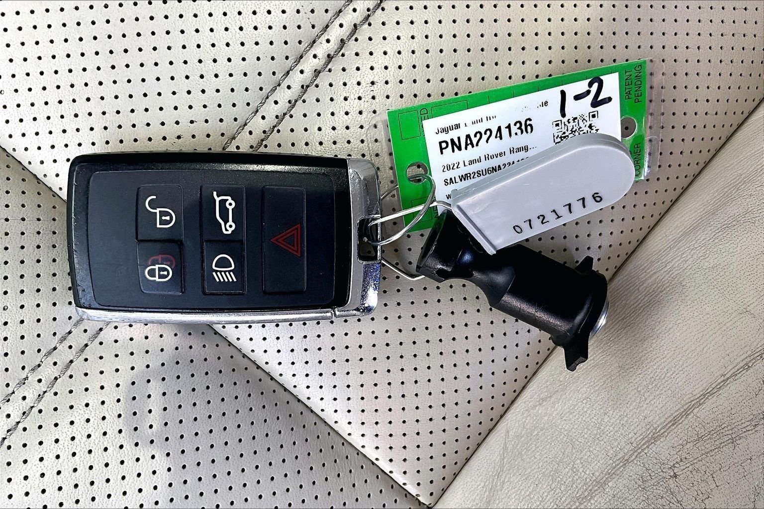 Used 2022 White Land Rover HSE Silver Edition image 11