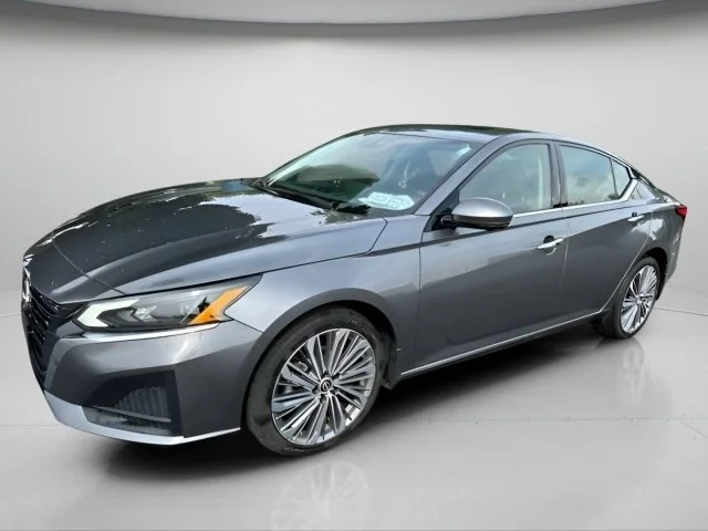 Used 2023 Gun Metallic Nissan 2.5 SL image 2