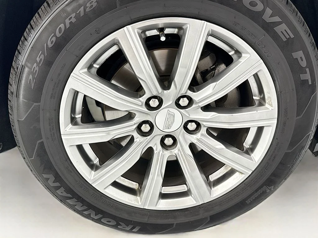 Used 2019 White Cadillac Premium Luxury image 31