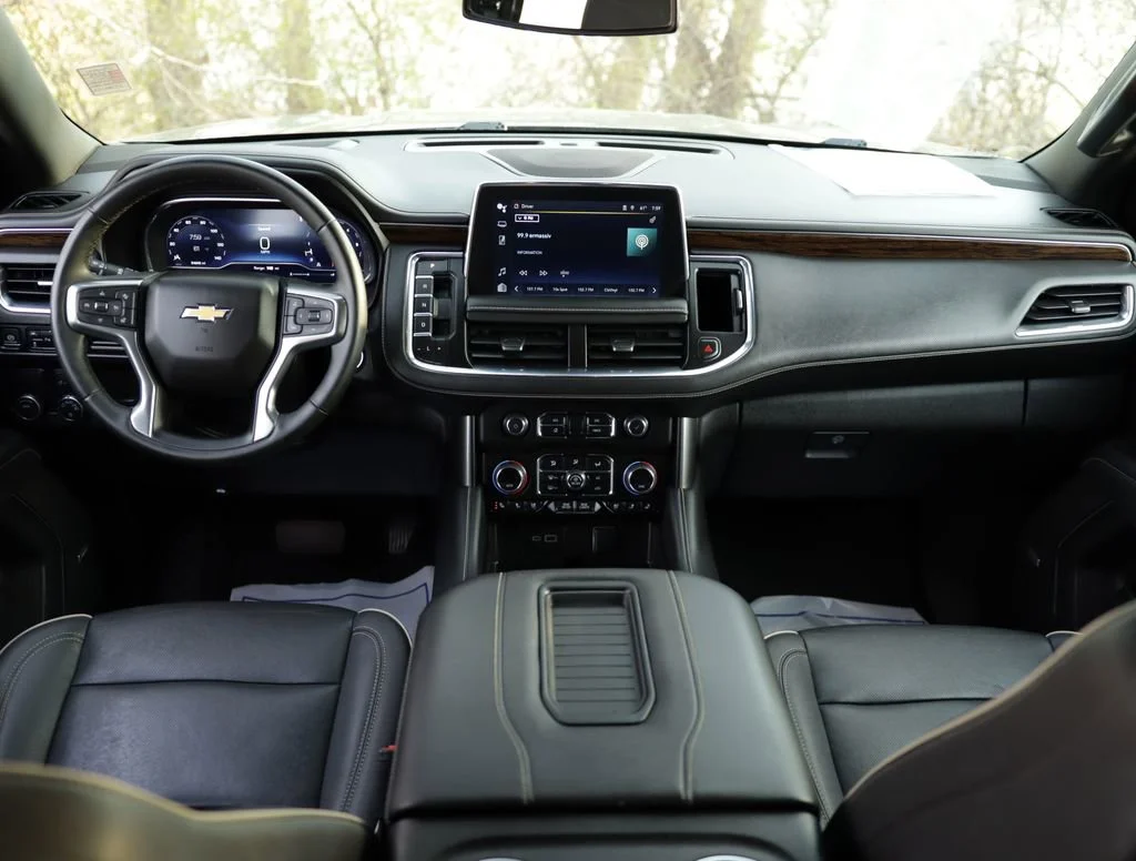 2023 Chevrolet Suburban Premier - Photo 20