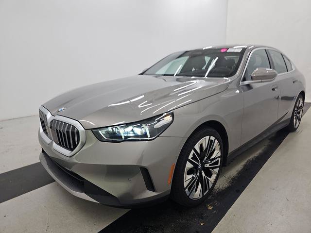 2025 BMW 5 Series 530i