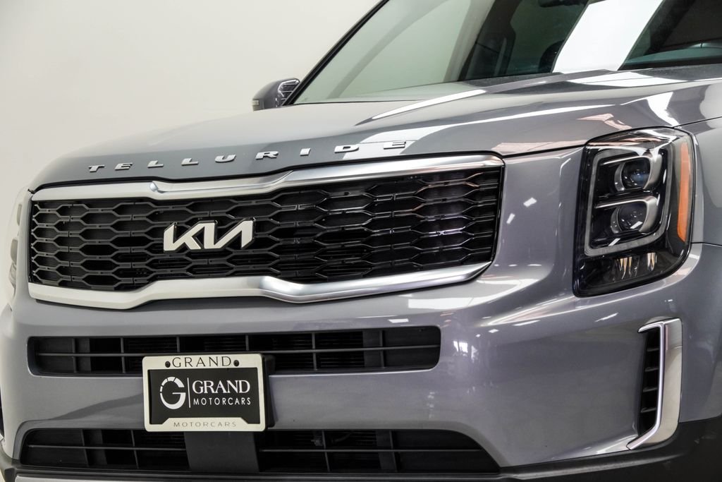 Used 2022 Silver Kia EX image 2
