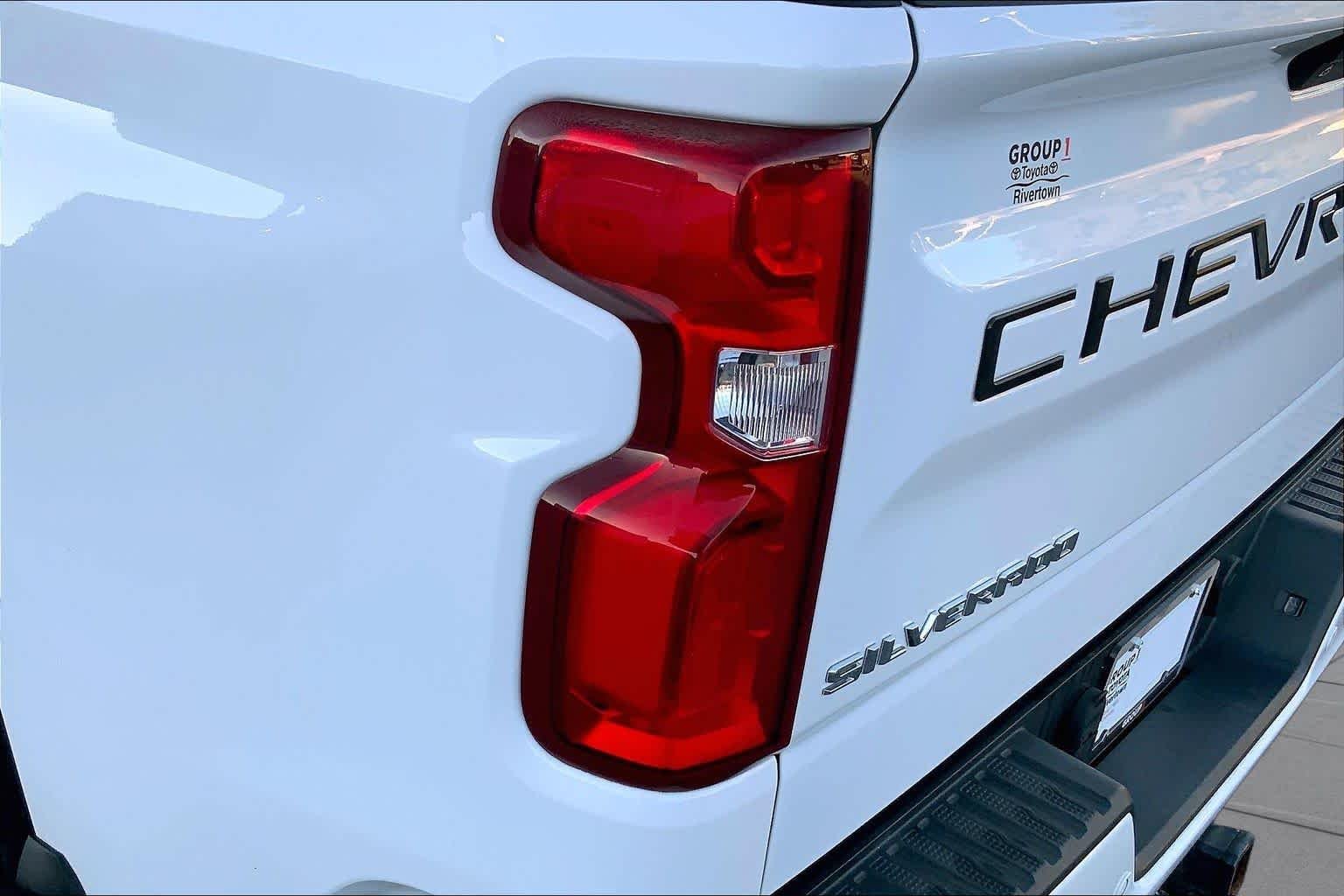 Used 2019 Summit White Chevrolet RST image 24
