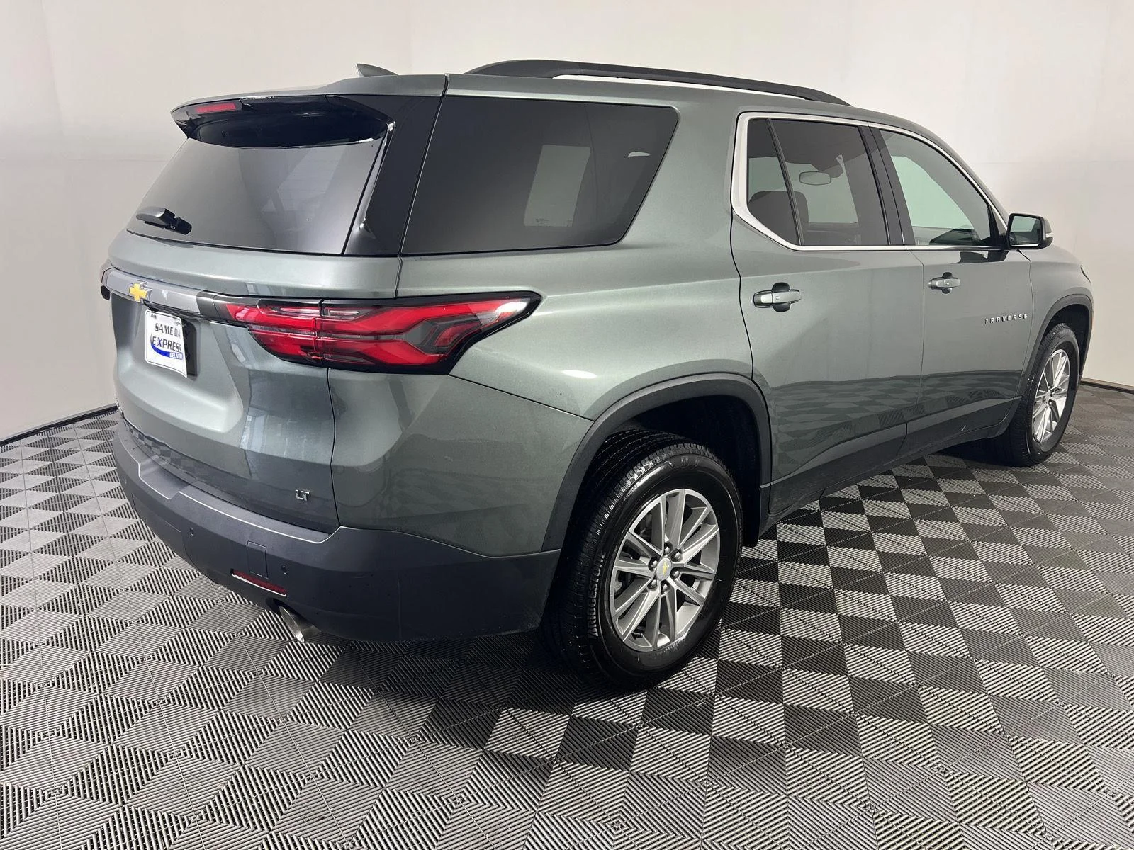 Used 2023 Silver Sage Chevrolet LT Leather image 26
