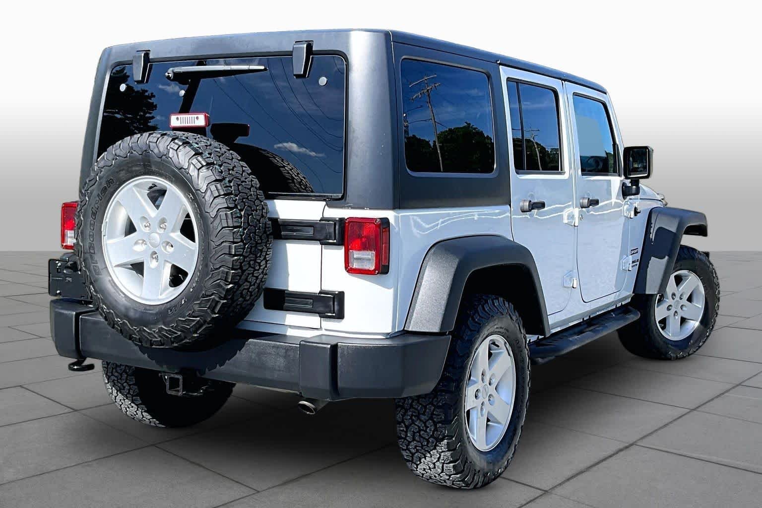 Used 2017 Bright White Clearcoat Jeep Sport image 13
