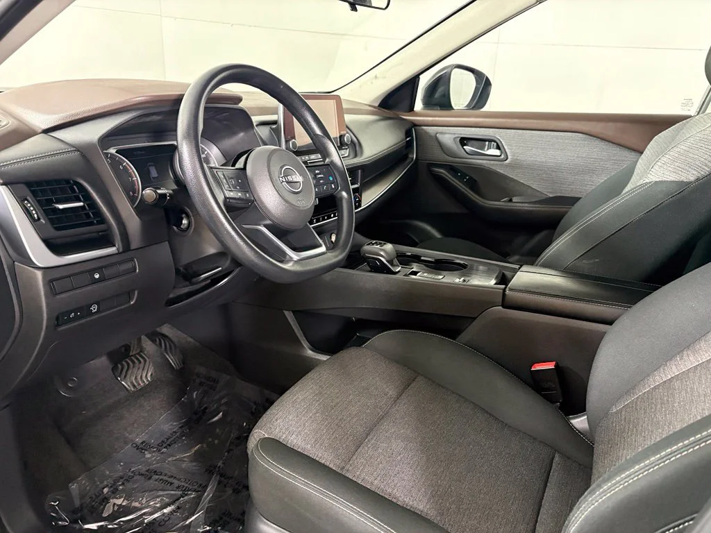 Used 2023 Black Nissan SV image 22