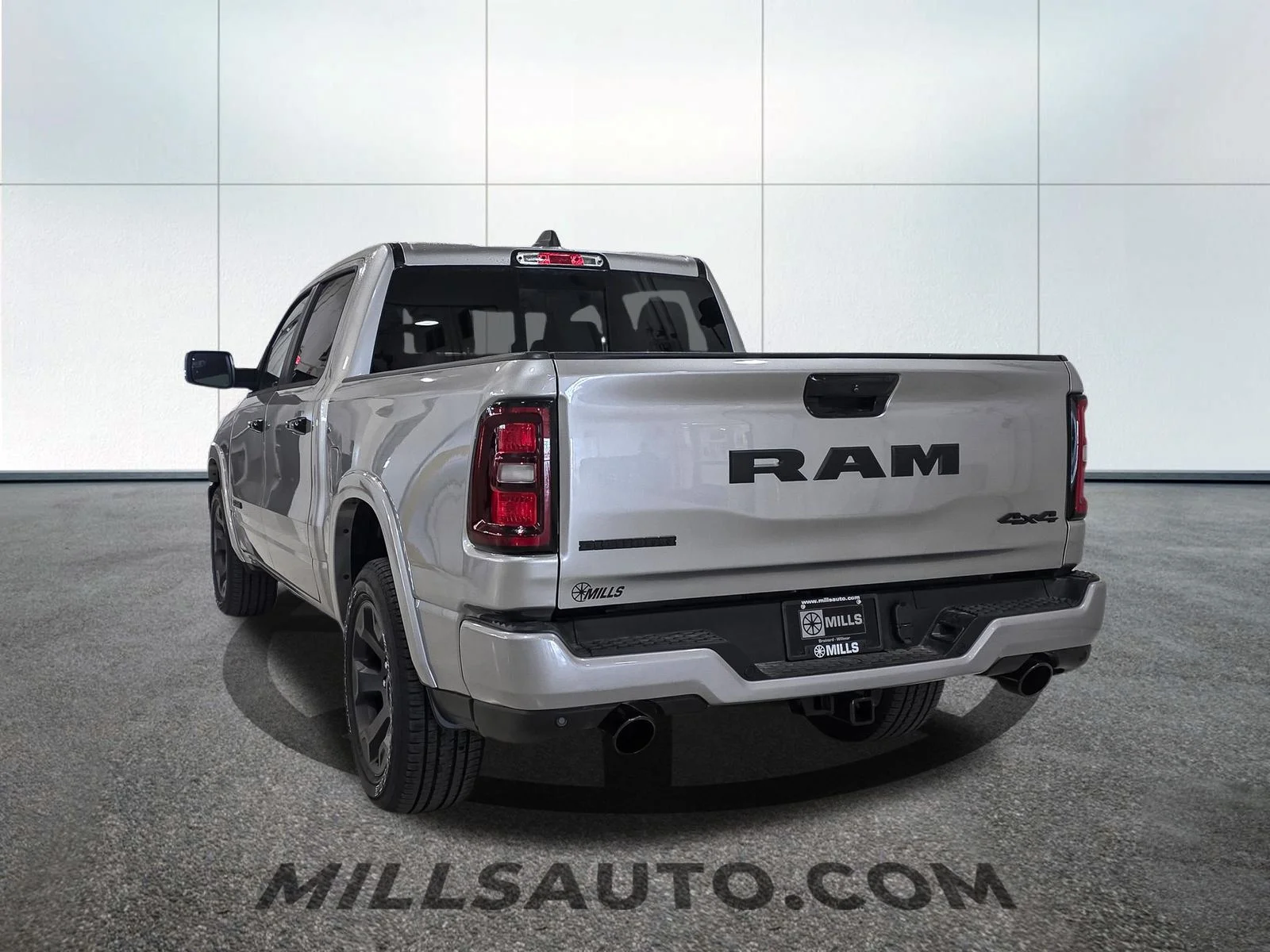 New 2026 Billet Silver Metallic Clear-Coat Exterior Paint RAM Big Horn/Lone Star image 5