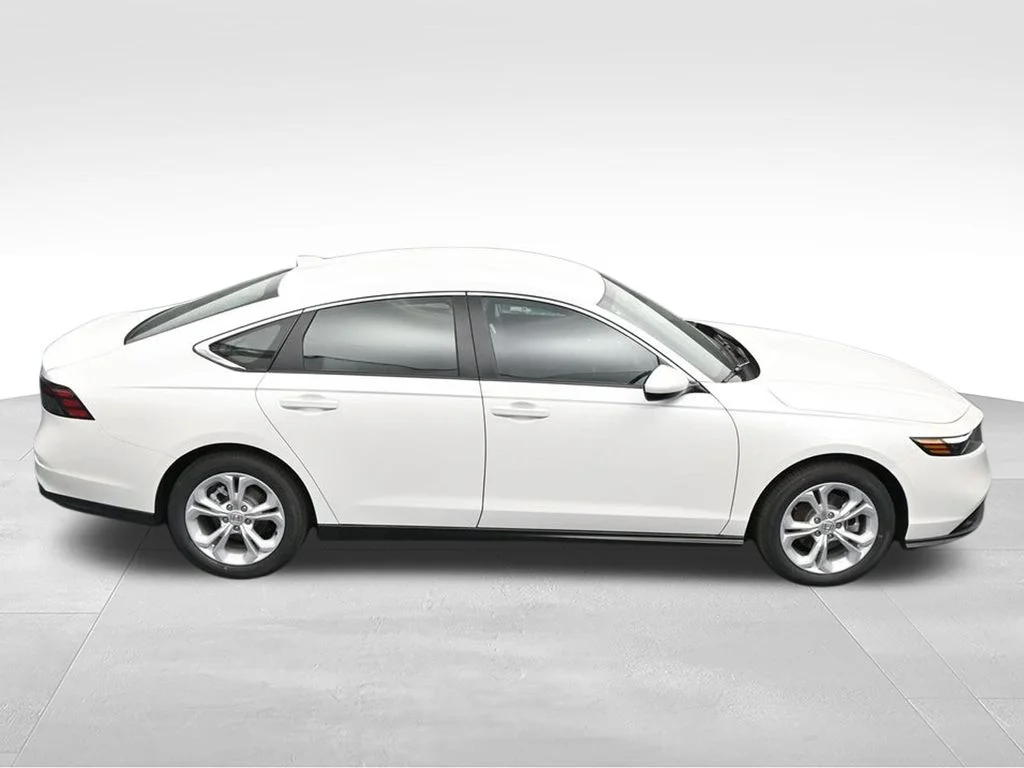 New 2026 Platinum White Pearl Honda LX image 31