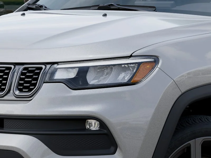 New 2026 Silver Zynith Metallic Clearcoat Jeep Latitude Altitude image 36