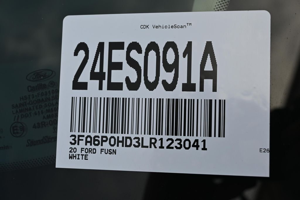 Certified Used 2020 White Platinum Clearcoat Metallic Ford SE image 38