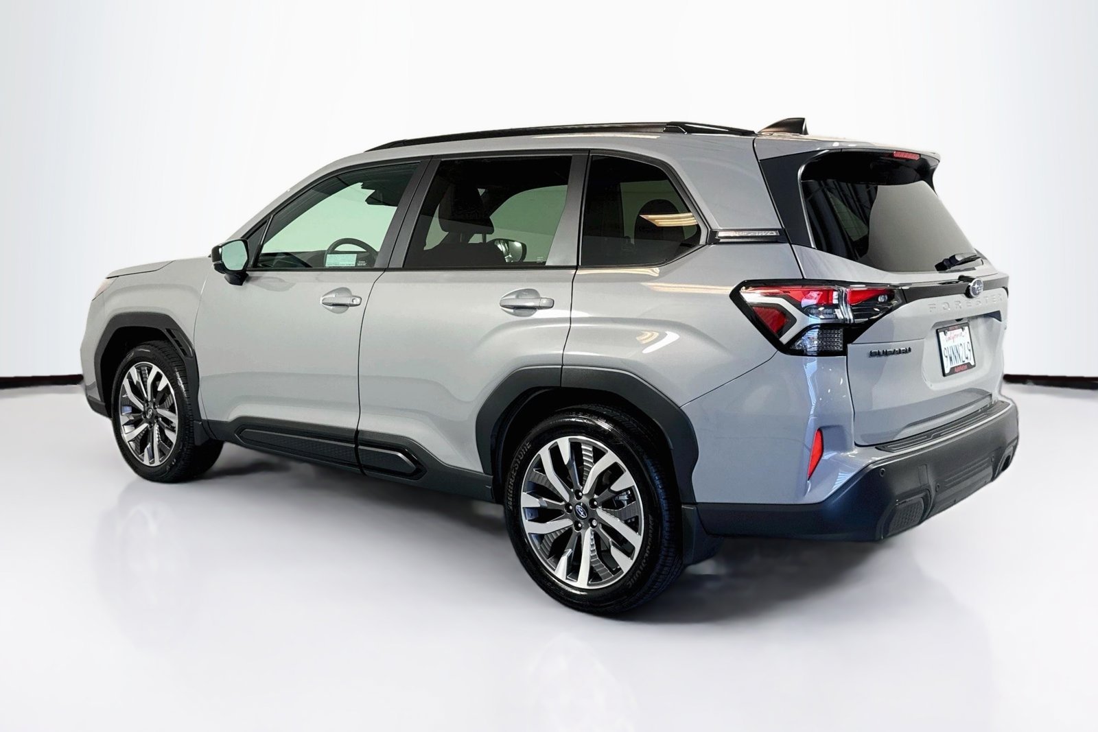 Used 2026 River Rock Pearl Subaru Touring image 7