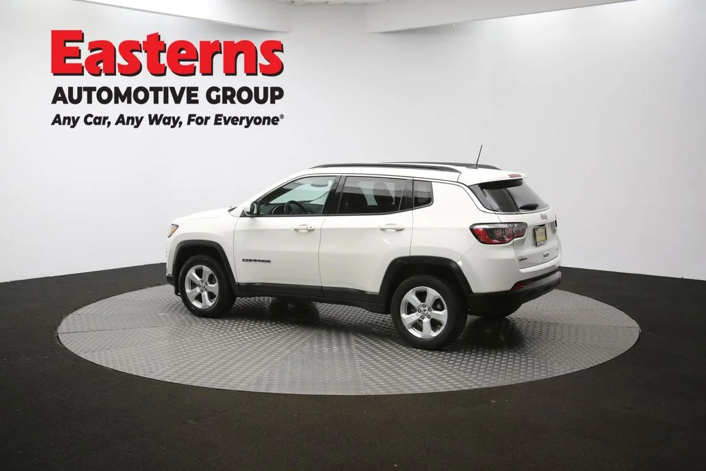 Used 2019 White Jeep Latitude image 62