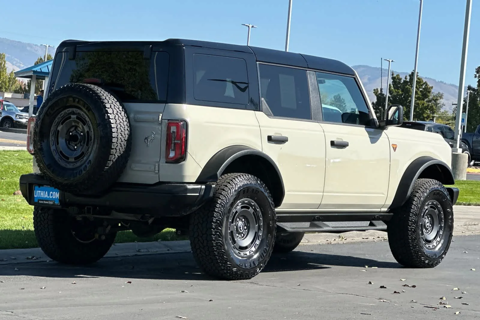 Certified Used 2025 Desert Sand Ford Badlands image 2