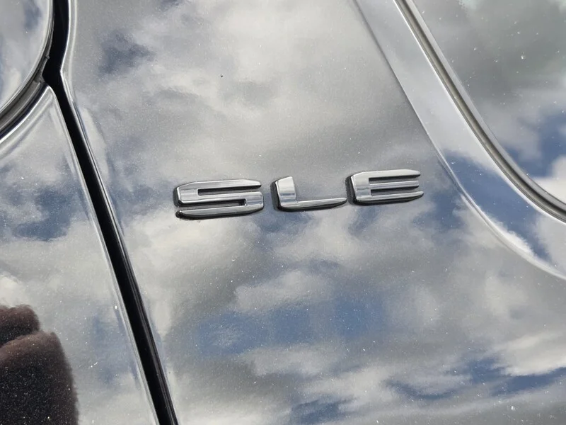 Used 2023 Ebony Twilight Metallic GMC SLE image 13