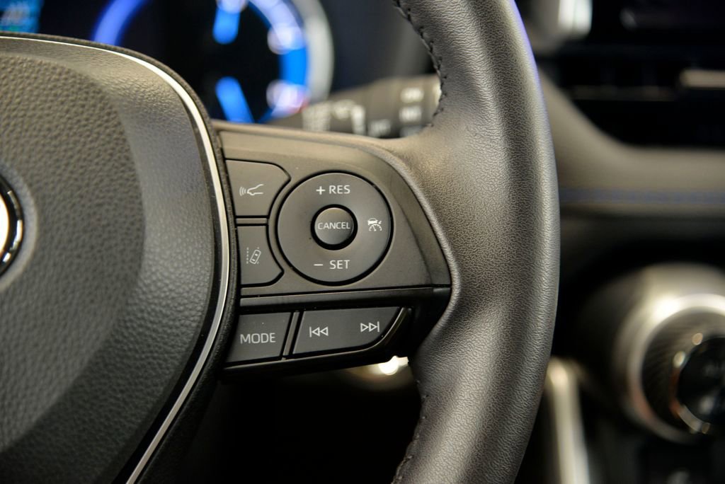 2023 Toyota RAV4 SE - Photo 23