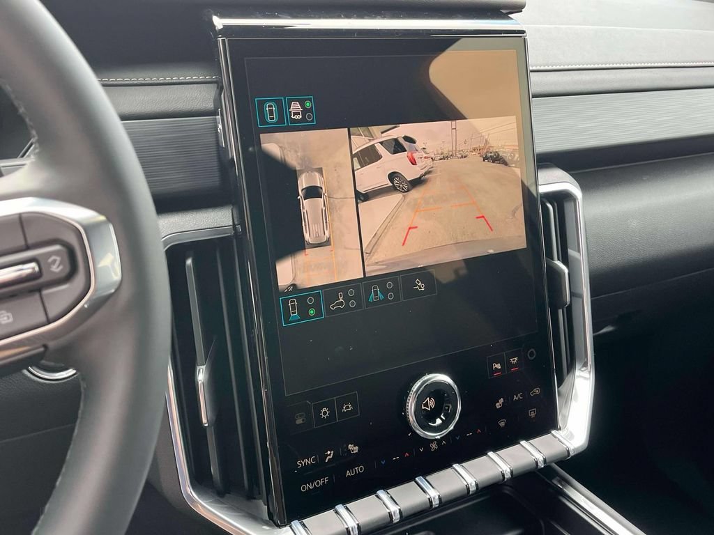 New 2026 Sterling Metallic GMC Elevation image 30