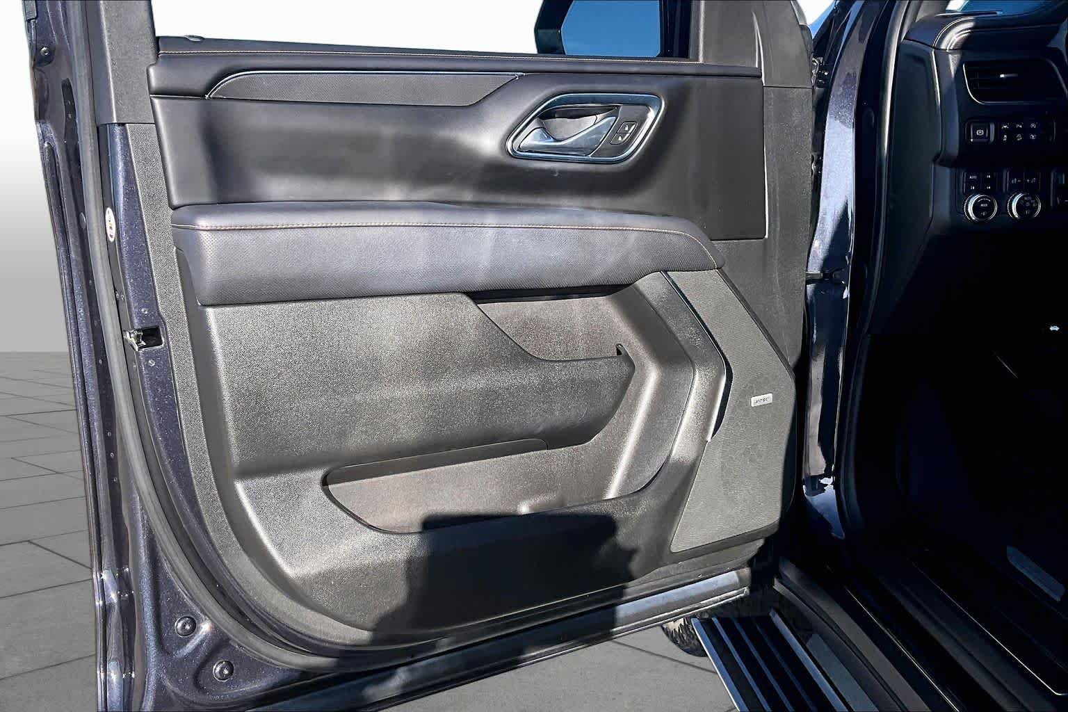 Used 2023 TITANIUM RUSH METALLIC GMC AT4 image 22