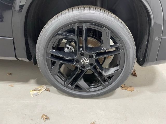 New 2026 Black Volkswagen 2.0T SE R-Line Black image 8
