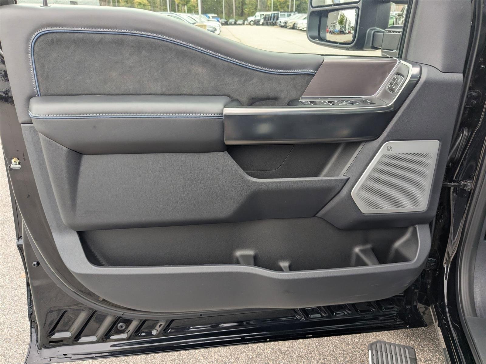 2026 Ford F-250 Super Duty Platinum - Photo 11