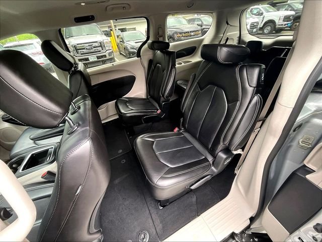 Used 2023 Silver Chrysler Touring L image 21
