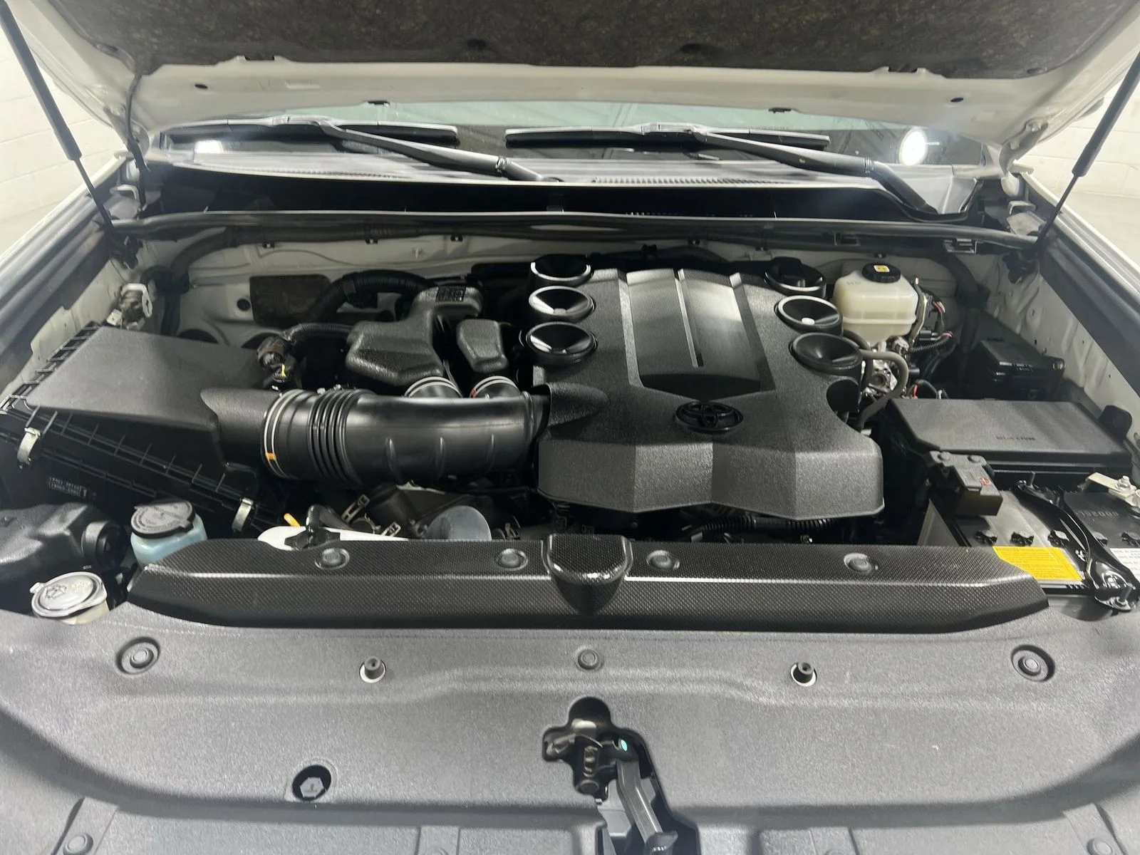 Used 2021 White Toyota SR5 Premium image 26