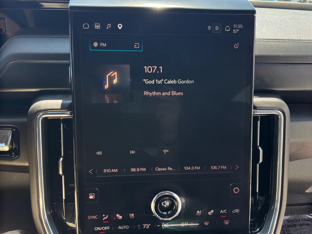 Used 2025 White GMC Denali image 30