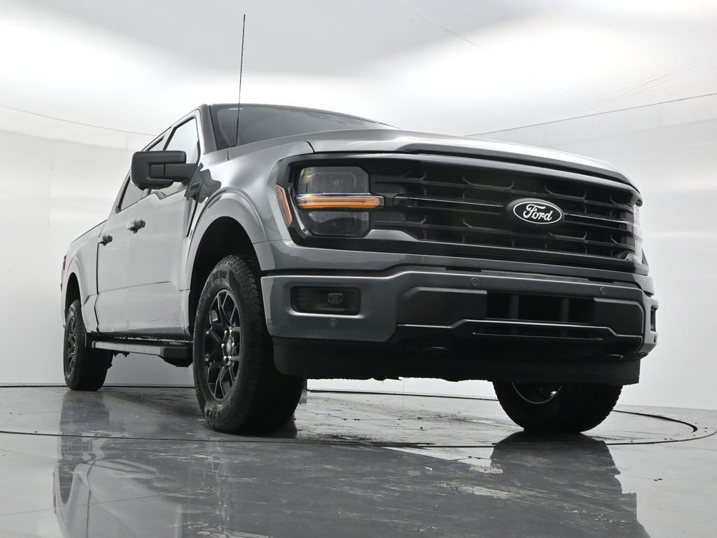 New 2026 Carbonized Gray Metallic Ford XLT image 37