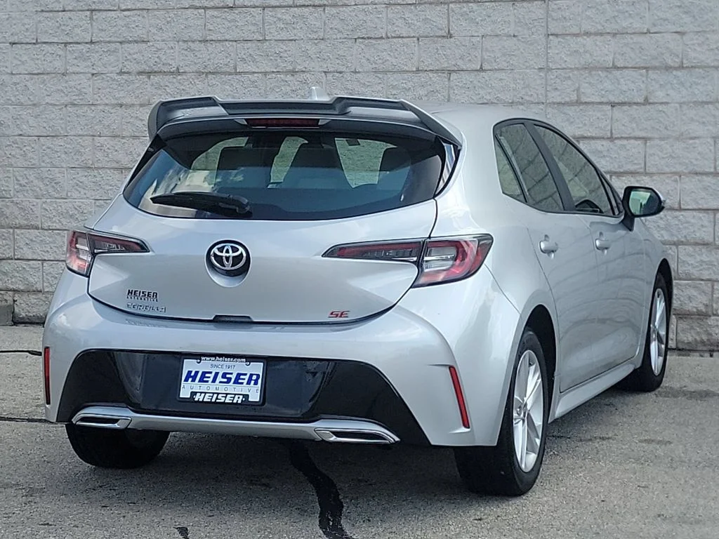 Used 2019 Silver Toyota SE image 13