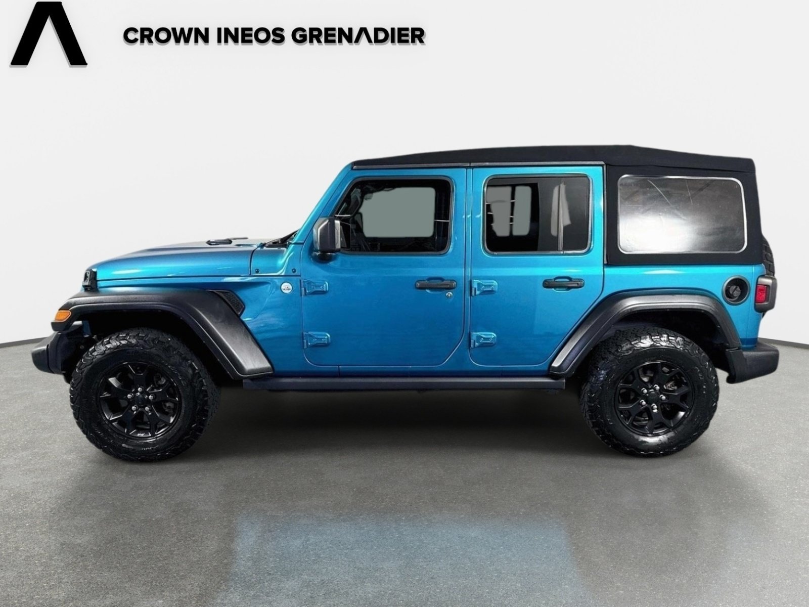 Used 2020 Bikini Pearlcoat Jeep Sport S image 8