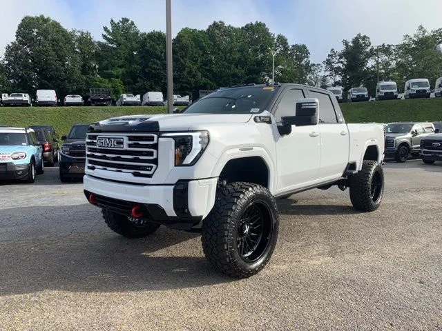 Used 2026 White GMC AT4 image 4