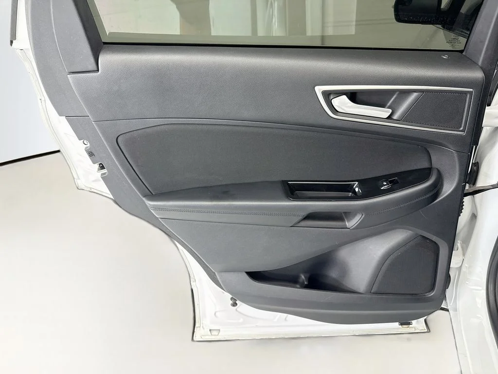 Used 2016 White Ford SEL image 24