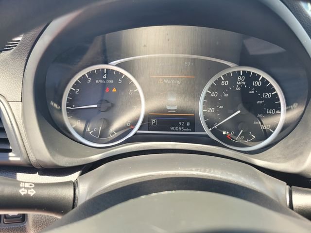 Used 2019 White Nissan S image 29