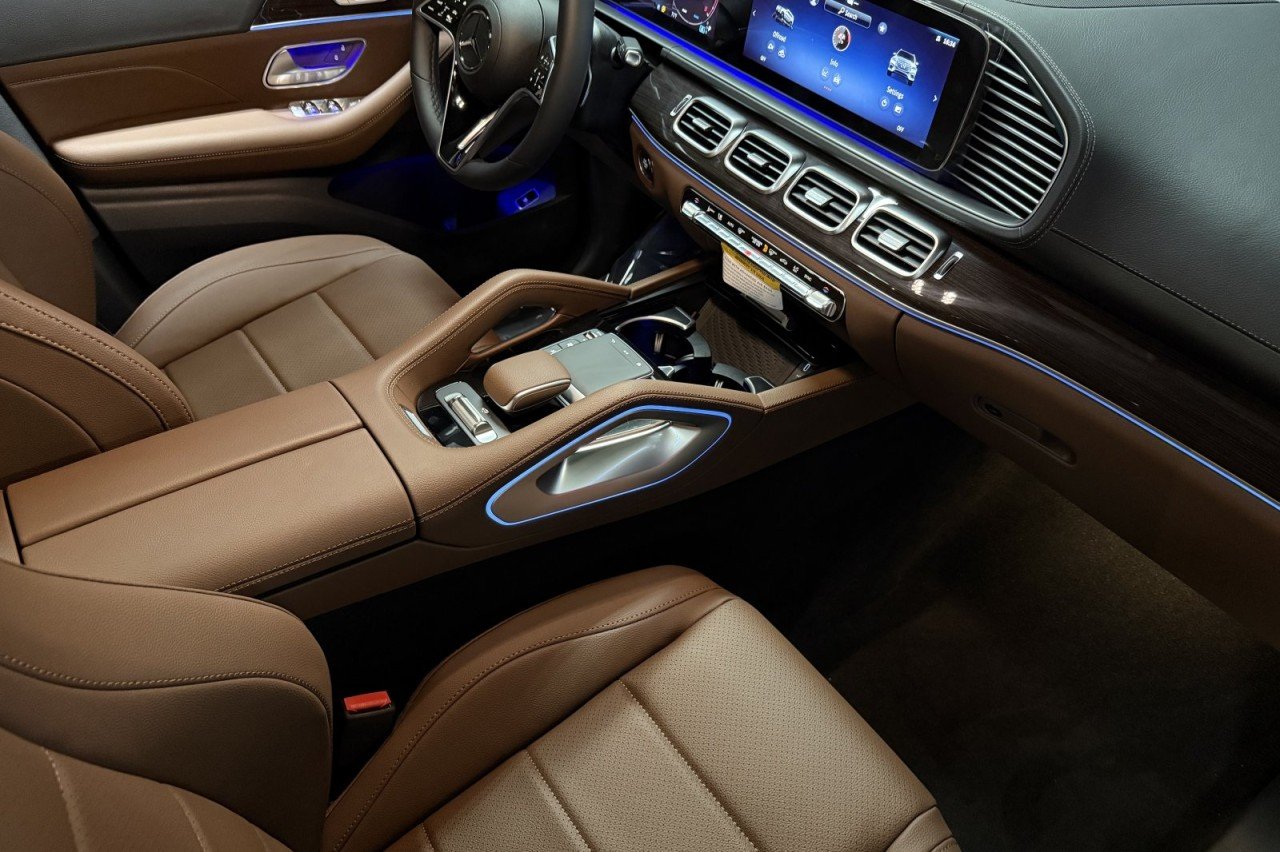 New 2026 Obsidian Black Metallic Mercedes-Benz GLS 450 4MATIC® SUV image 16