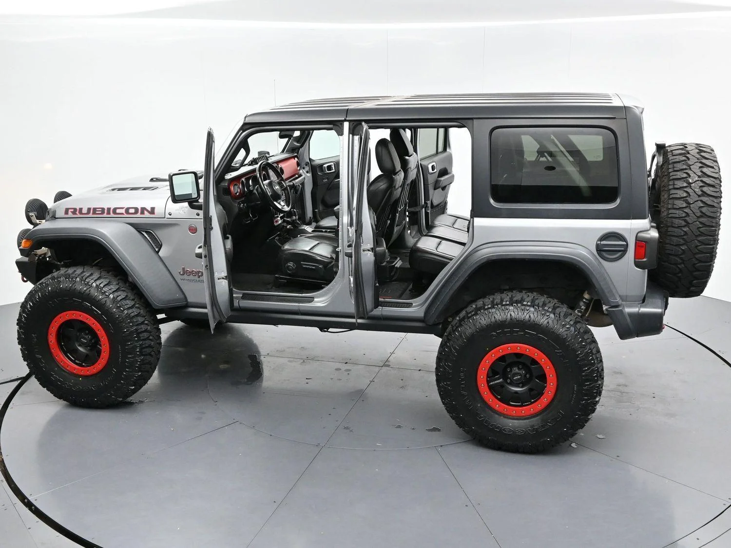 Used 2020 Billet Silver Metallic Clearcoat Jeep Rubicon image 37