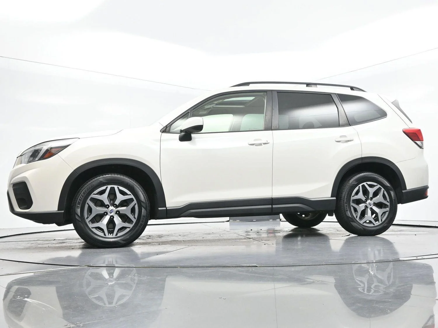 Used 2021 Crystal White Pearl Subaru Premium image 49