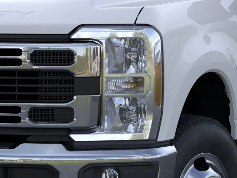 New 2026 Oxford White Ford F-350® XLT image 43