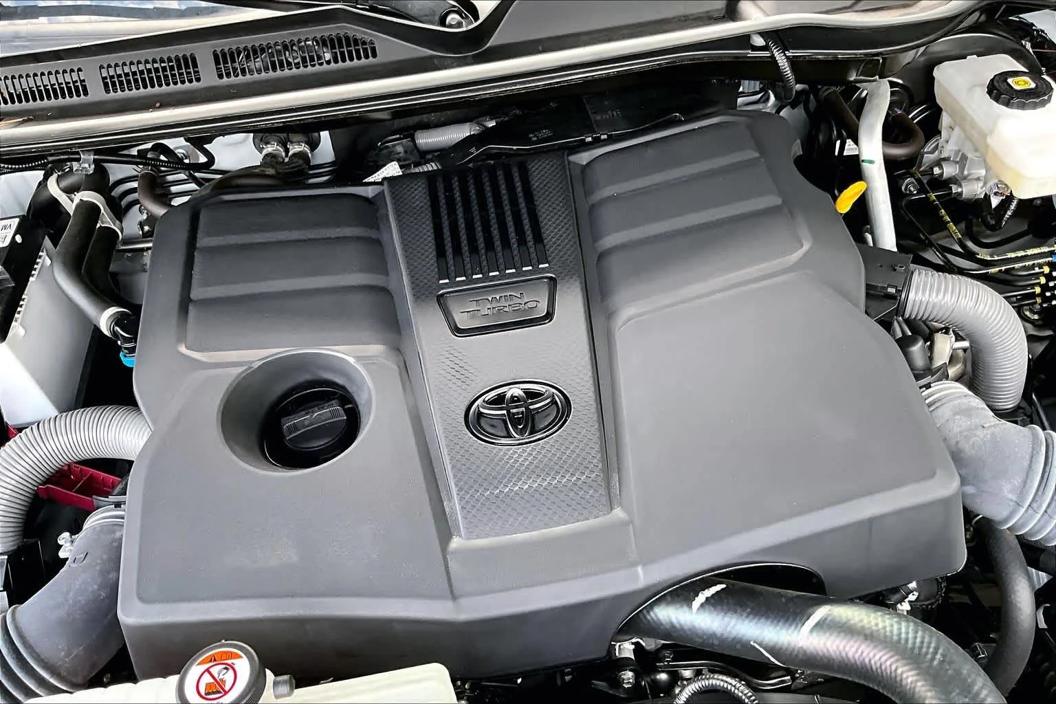 Used 2025 Ice Cap Toyota SR5 image 32