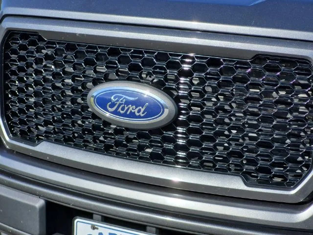 Used 2019 Gray Ford XL image 36