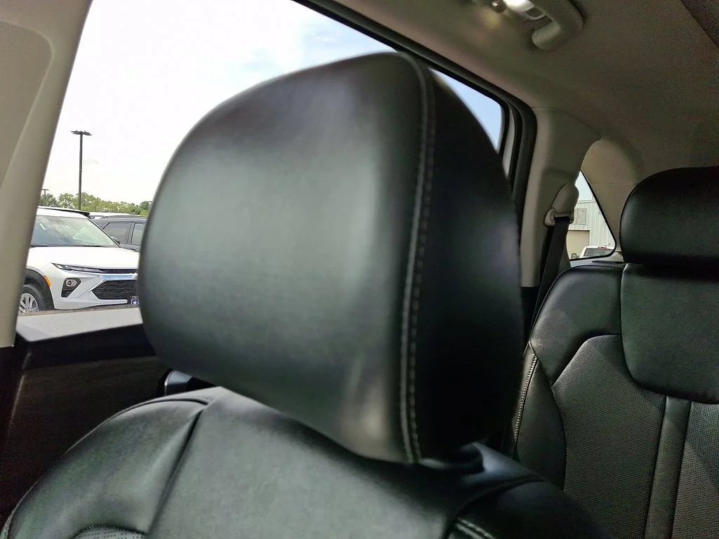 Used 2022 White Kia X-Line EX image 18