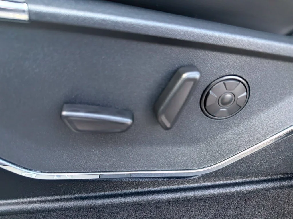 New 2027 Glacier Gray Metallic Tri-Coat Ford F-350® Platinum® image 16