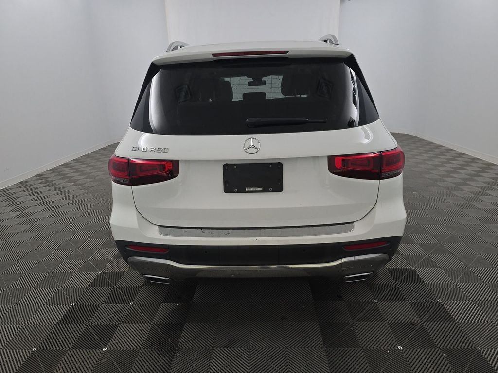 Used 2022 White Mercedes-Benz GLB 250 image 5