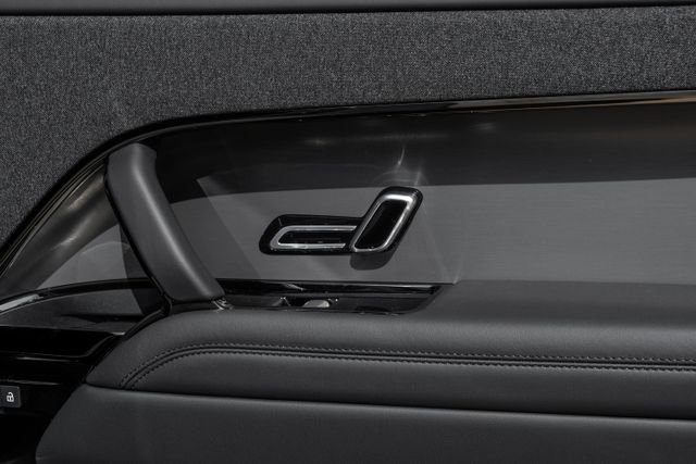 New 2026  Land Rover Dynamic SE image 57