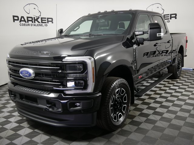 2025 Ford Super Duty F-350 SRW Crew Cab Platinum w/ FX4 Off-Road Pkg