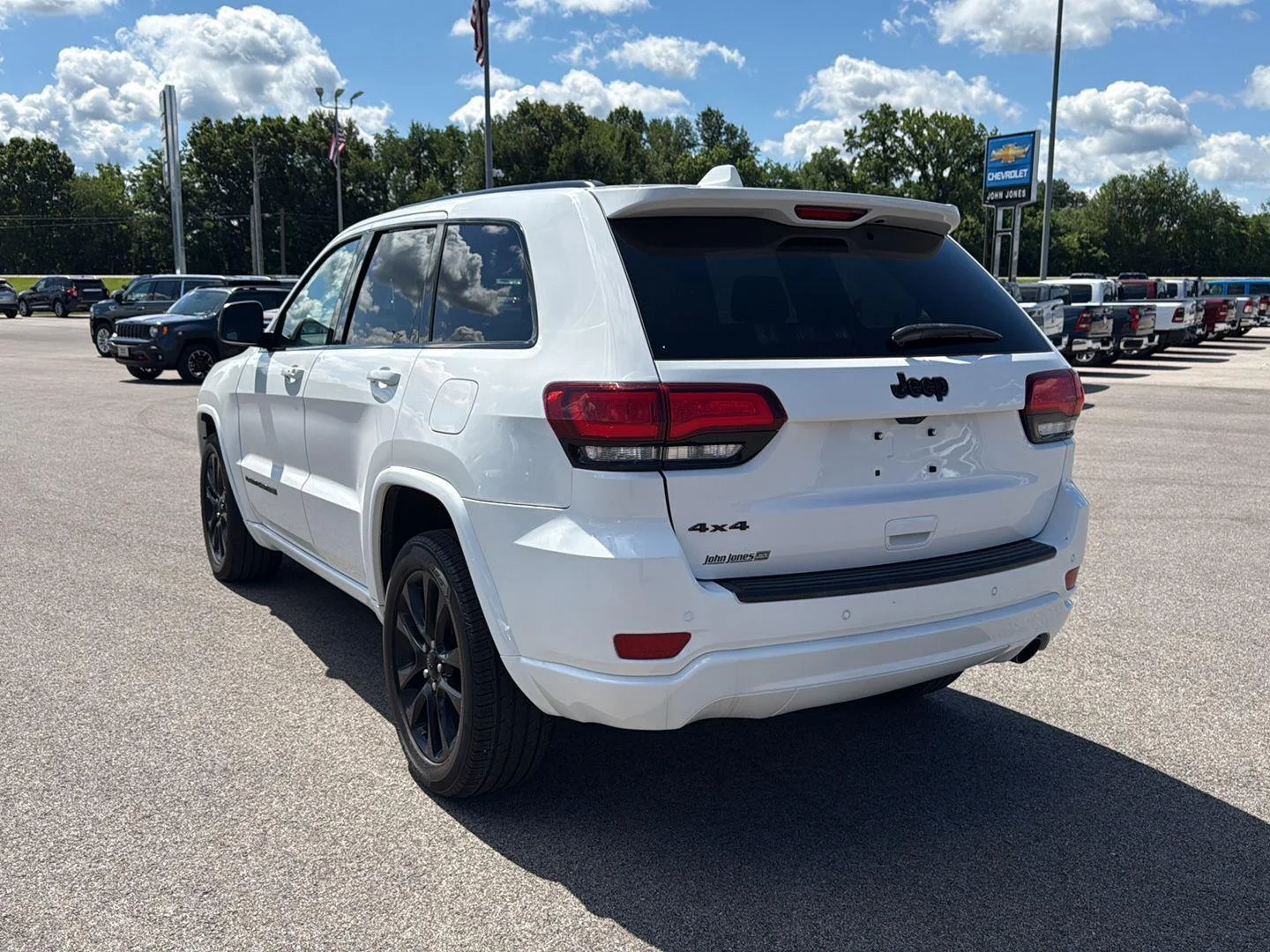 Used 2020 Bright White Clearcoat Jeep Altitude image 15