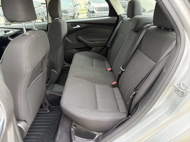 Used 2016  Ford SE image 23