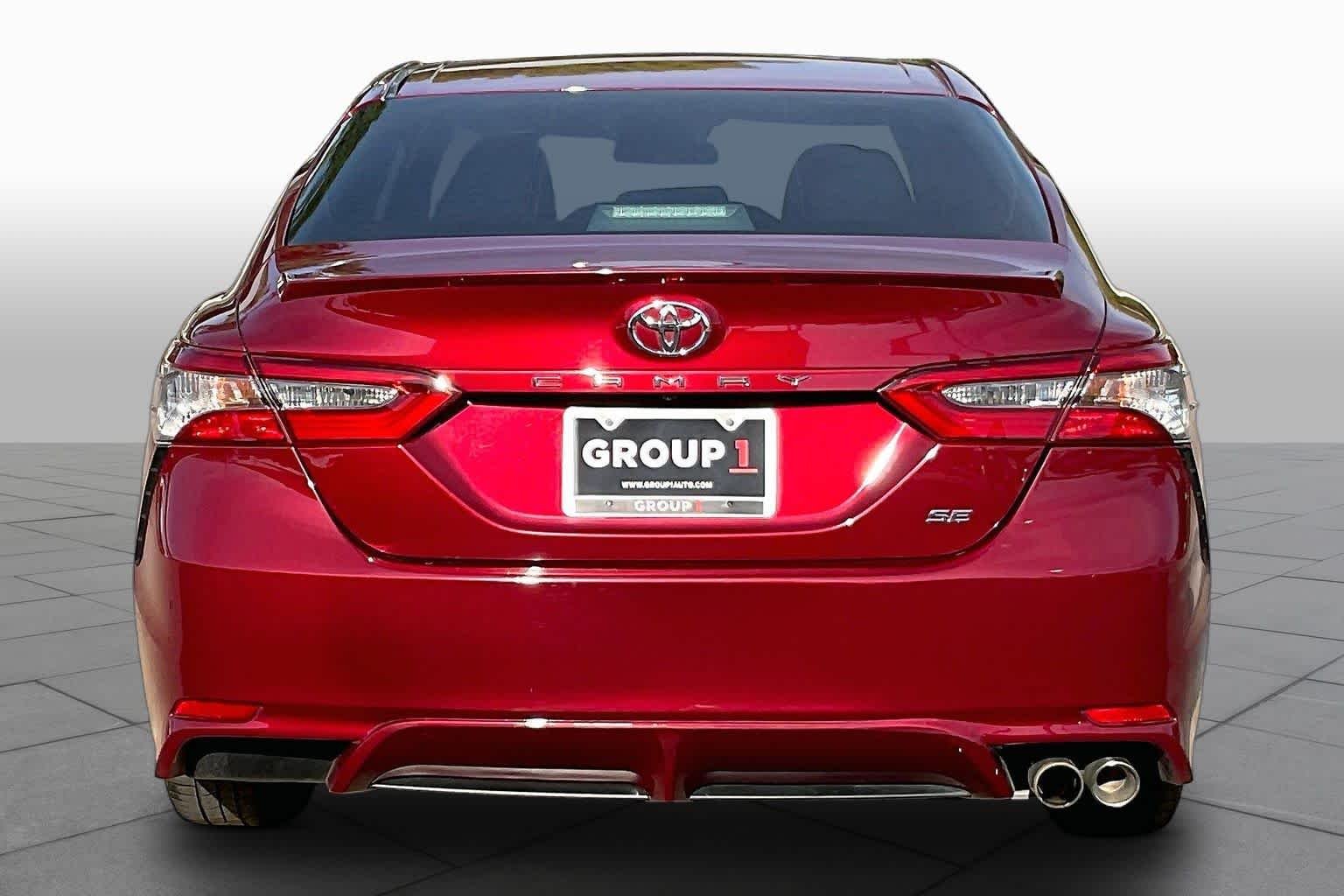 Used 2018 Ruby Flare Pearl Toyota SE image 5