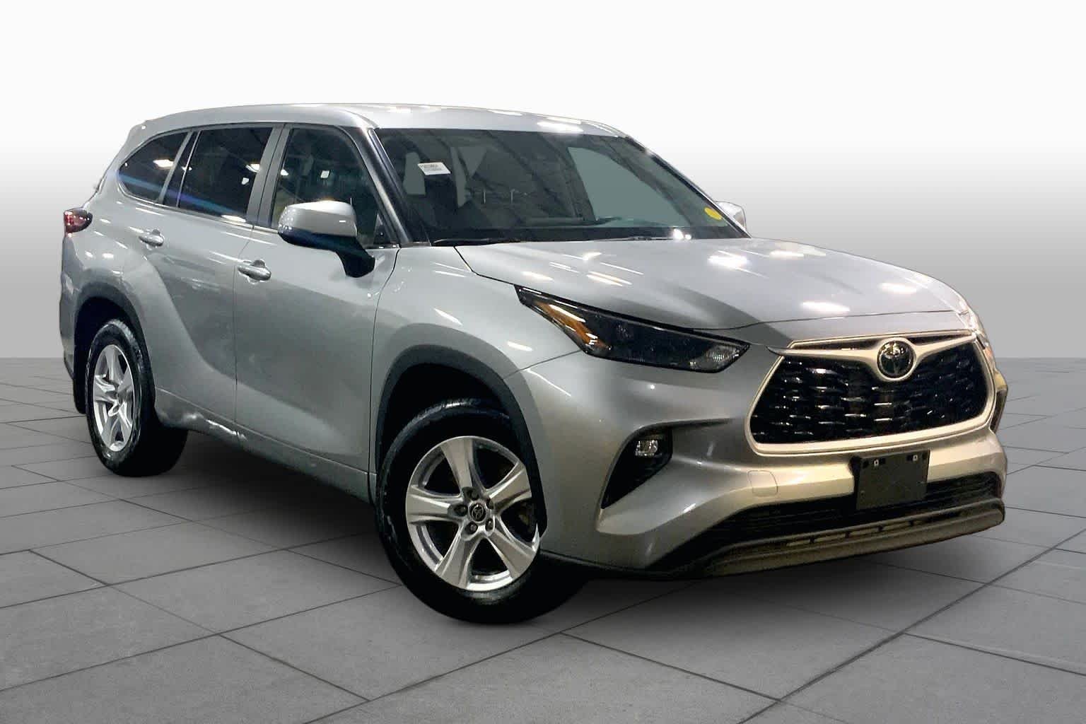 Used 2023 Celestial Silver Metallic Toyota LE image 3