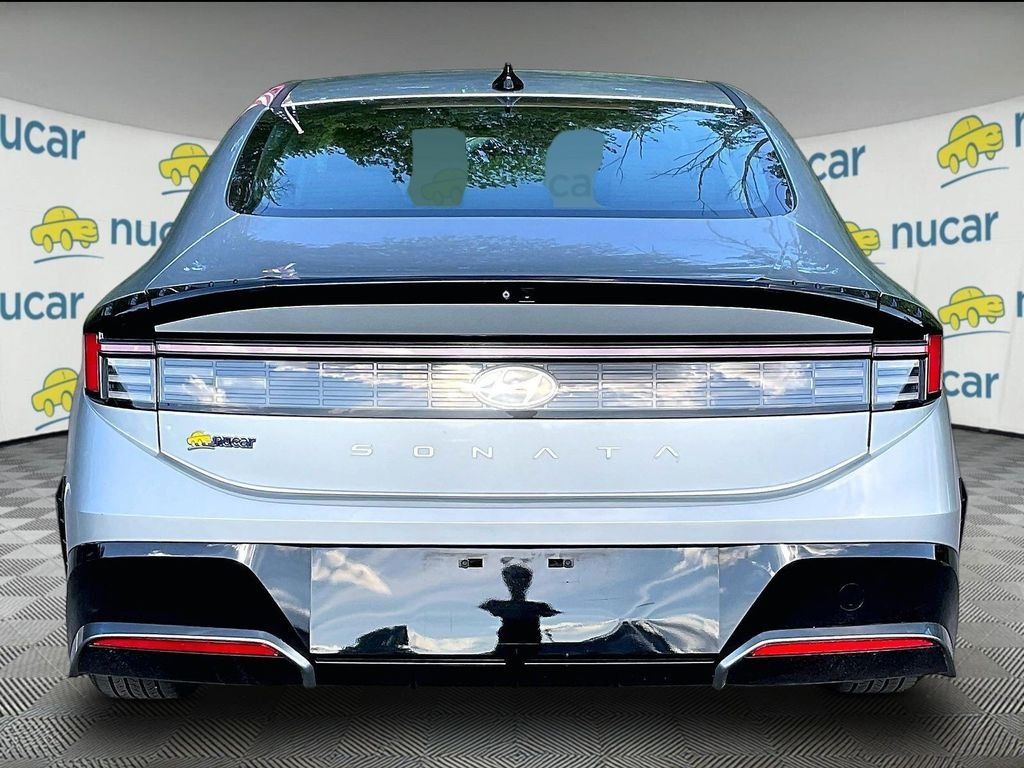 Used 2024 Silver Hyundai SEL image 5